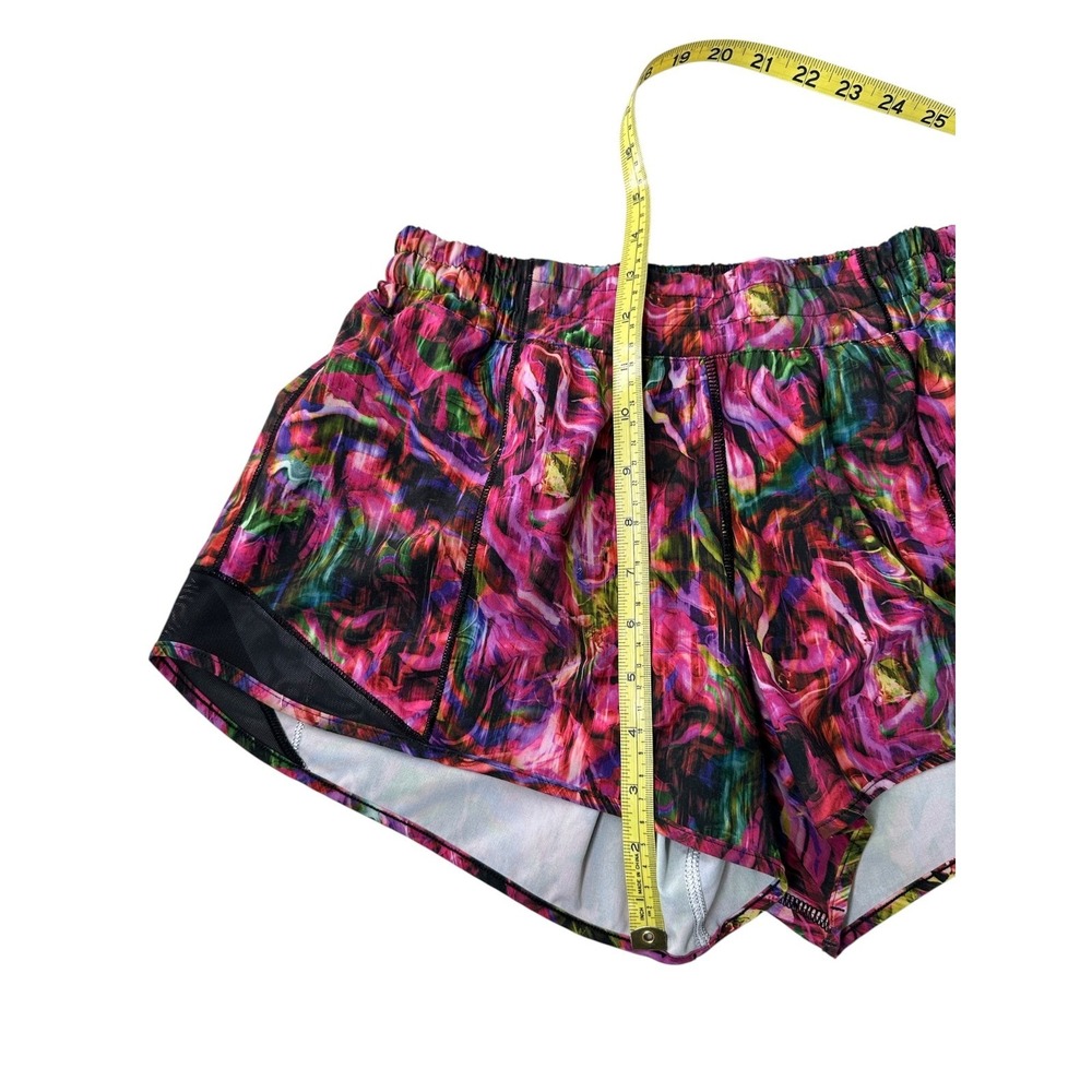 Lululemon Hotty Hot Low-Rise 4" Shorts Pink Multicolor Abstract Print Size‎ 8 - Picture 11 of 12
